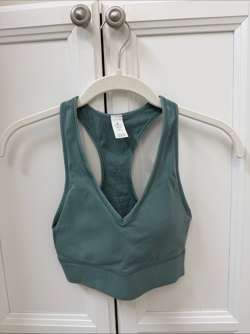 lululemon athletica V-Neck Racerback Sports Bra in Teal Blue